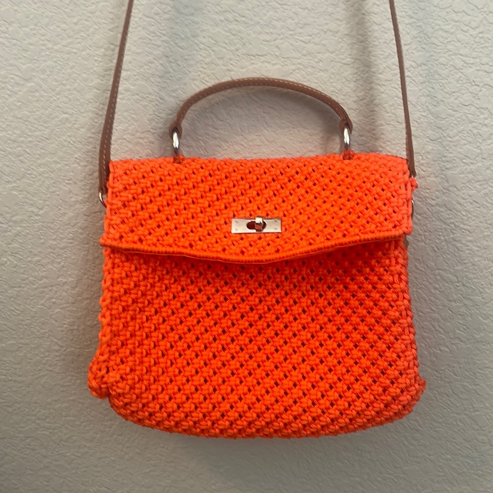 AID Kissaria Orange Knit Crochet Purse